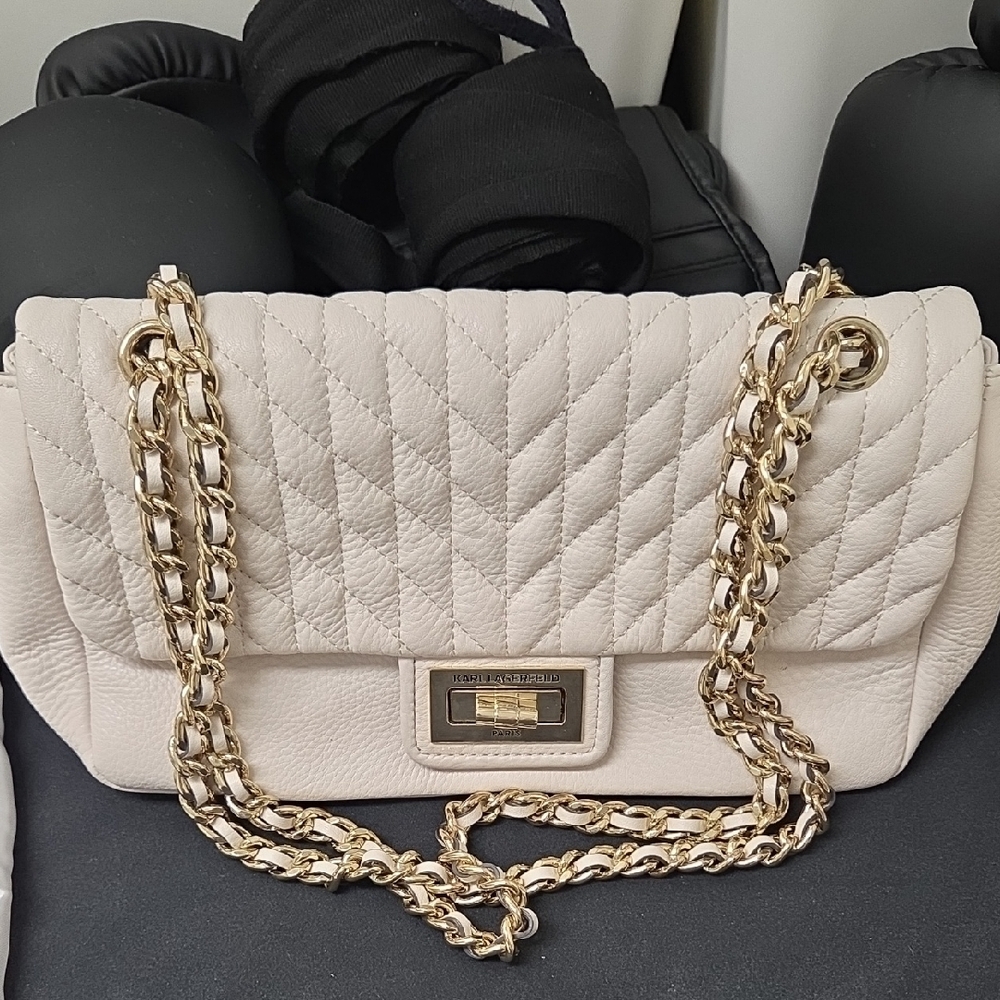 Elegant Cream Quilted Shoulder Bag